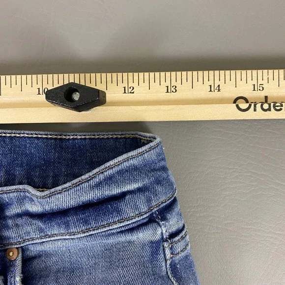 MOTHER The Runaway Weekender Jeans Women's Size 26 Flare Blue Distressed Denim - Picture 8 of 15